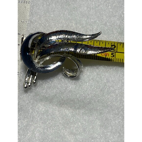 Vintage silver toned fronds brooch pin - Picture 5 of 7